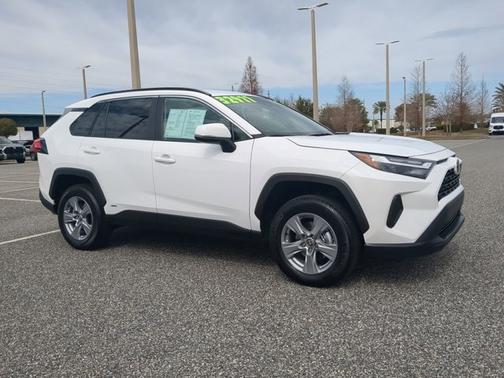 2025 Toyota RAV4 Hybrid XLE