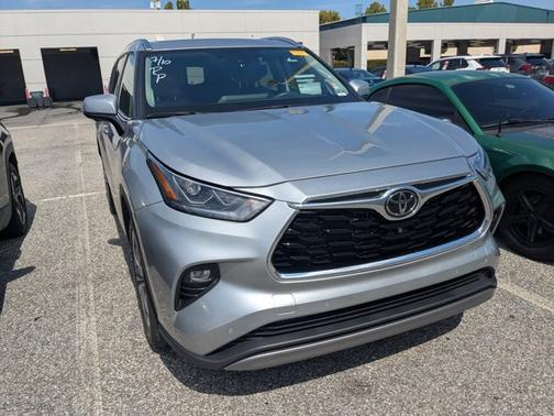 2023 Toyota Highlander Platinum