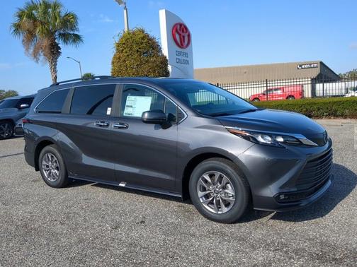 2025 Toyota Sienna XLE