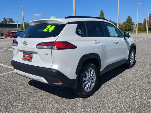 2024 Toyota Corolla Cross LE