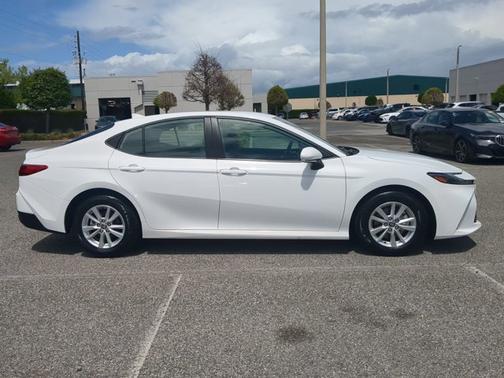 Ice Cap 2025 Toyota Camry LE