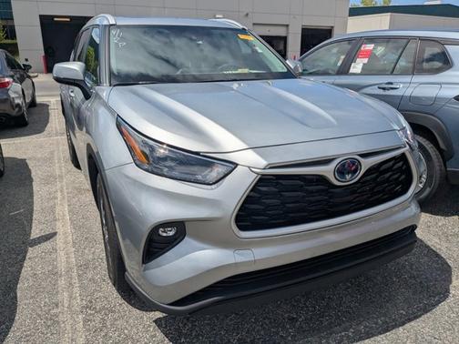 2023 Toyota Highlander Hybrid XLE