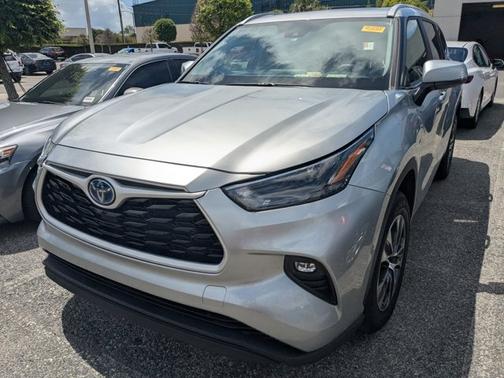 2023 Toyota Highlander Hybrid XLE