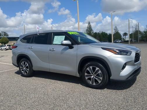 2023 Toyota Highlander Hybrid XLE