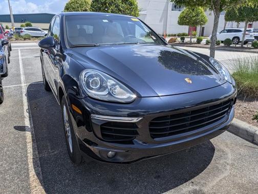 Moonlight Blue Metallic 2016 Porsche Cayenne Base