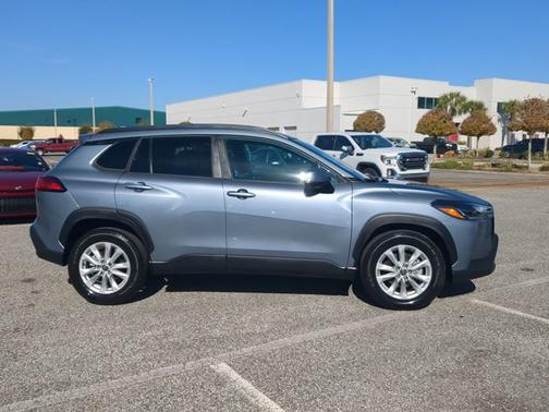 2023 Toyota Corolla Cross LE