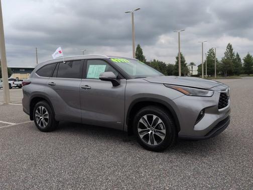 Heavy Metal 2026 Toyota Highlander Hybrid XLE