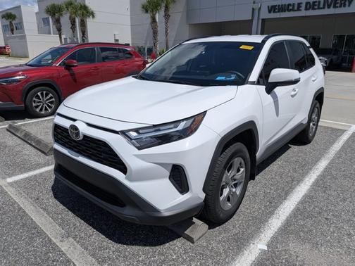 Ice 2024 Toyota RAV4 XLE