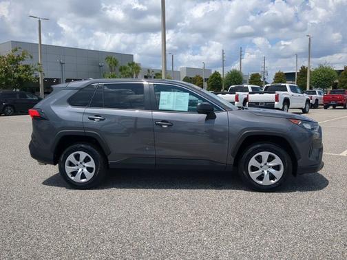 2022 Toyota RAV4 LE