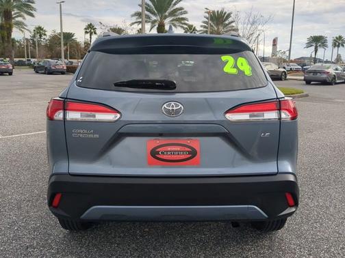 2024 Toyota Corolla Cross LE