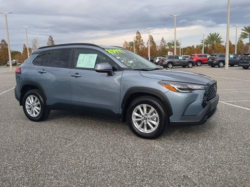 2024 Toyota Corolla Cross LE