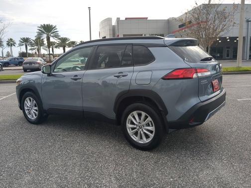 2024 Toyota Corolla Cross LE