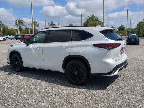 2024 Toyota Highlander XSE