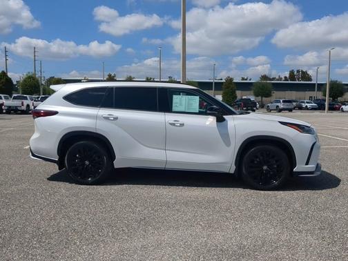 2024 Toyota Highlander XSE