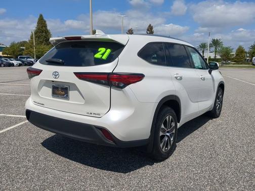 2021 Toyota Highlander XLE