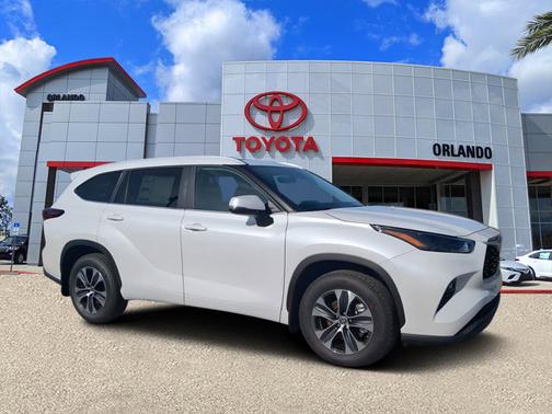2025 Toyota Highlander XLE