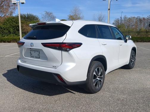 2025 Toyota Highlander XLE
