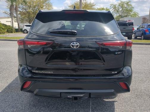 2026 Toyota Highlander Hybrid XLE