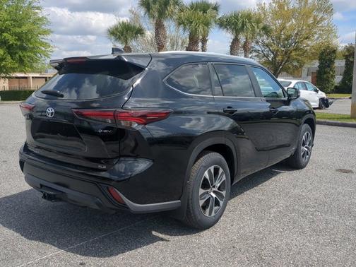 2026 Toyota Highlander Hybrid XLE
