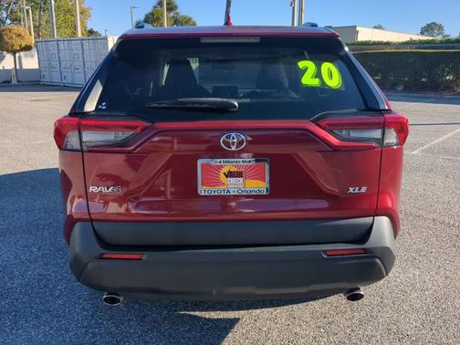 2020 Toyota RAV4 XLE