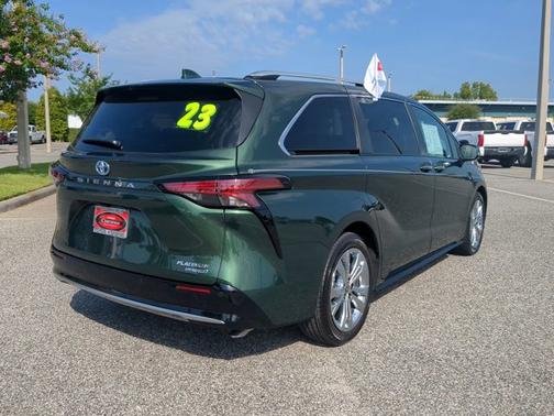 2023 Toyota Sienna Platinum