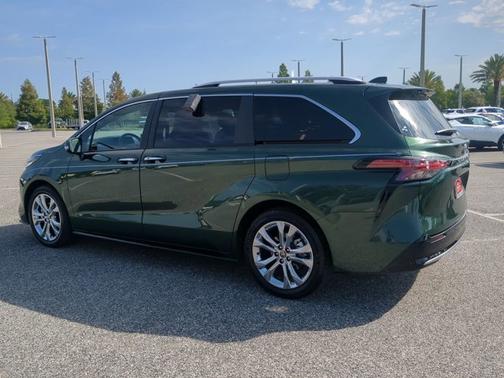 2023 Toyota Sienna Platinum