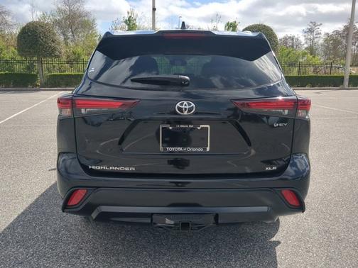 2026 Toyota Highlander Hybrid XLE