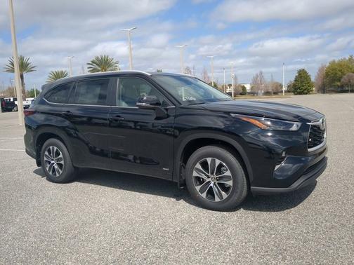 2026 Toyota Highlander Hybrid XLE