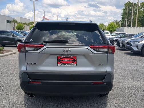2022 Toyota RAV4 XLE