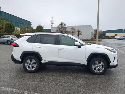 2025 Toyota RAV4 Hybrid LE