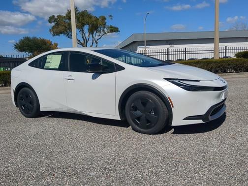 2026 Toyota Prius Plug-In Hybrid SE