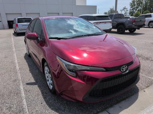 Pearl 2022 Toyota Corolla LE