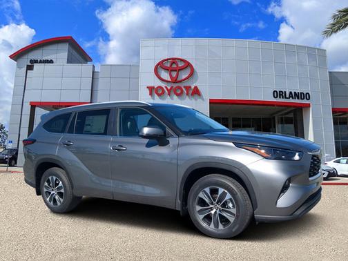 2025 Toyota Highlander XLE
