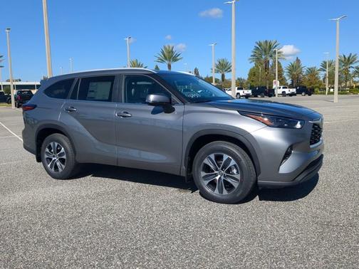 2025 Toyota Highlander XLE