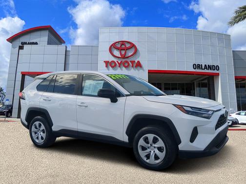 2025 Toyota RAV4 LE