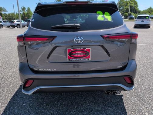 Magnetic Gray Metallic 2024 Toyota Highlander XSE