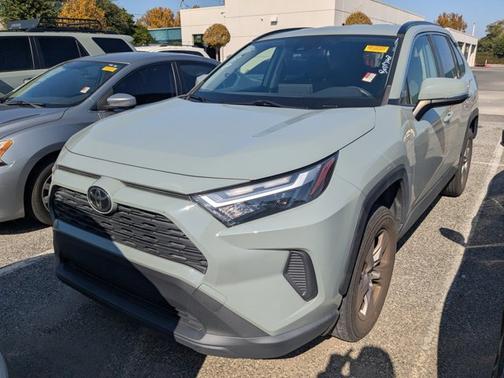2022 Toyota RAV4 XLE