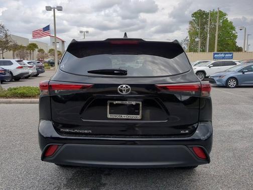 2025 Toyota Highlander XLE