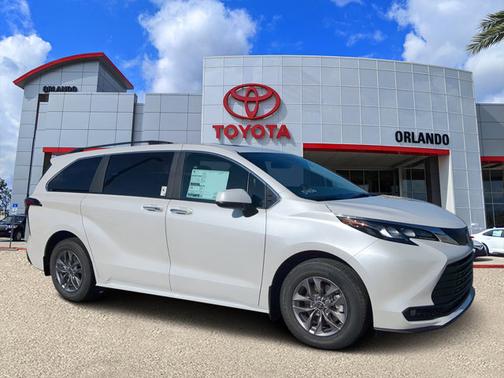 2026 Toyota Sienna XLE