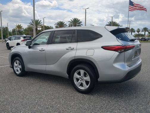 Celestial Silver Metallic 2023 Toyota Highlander LE