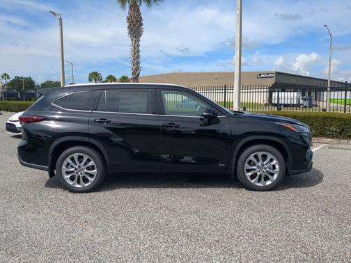 2025 Toyota Highlander Hybrid Limited