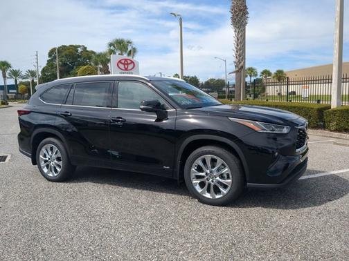 2025 Toyota Highlander Hybrid Limited