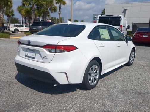 Ice 2026 Toyota Corolla Hybrid LE