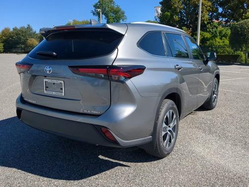 2025 Toyota Highlander XLE