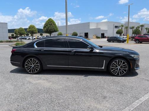 Black Sapphire Metallic 2022 BMW 750 750i xDrive