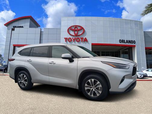 2024 Toyota Highlander XLE