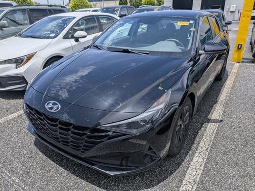 Phantom Black 2021 Hyundai ELANTRA SEL
