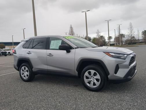 2025 Toyota RAV4 LE