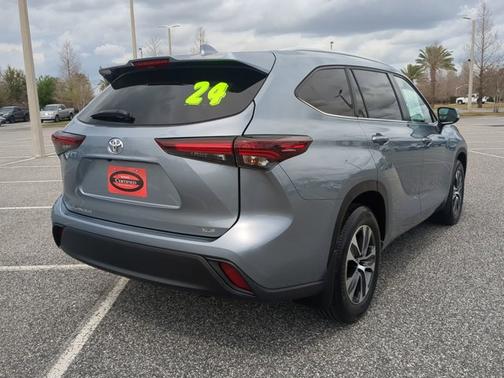 2024 Toyota Highlander XLE