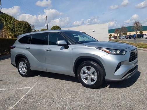 2020 Toyota Highlander LE